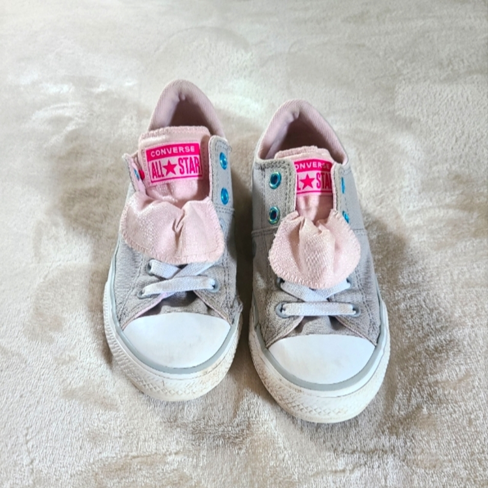 Grey & pink little girls Converse